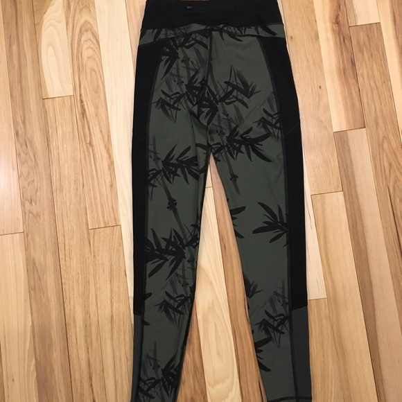 Sweaty Betty Green Zero Gravity Run Leggings Sz. M - Picture 6 of 11